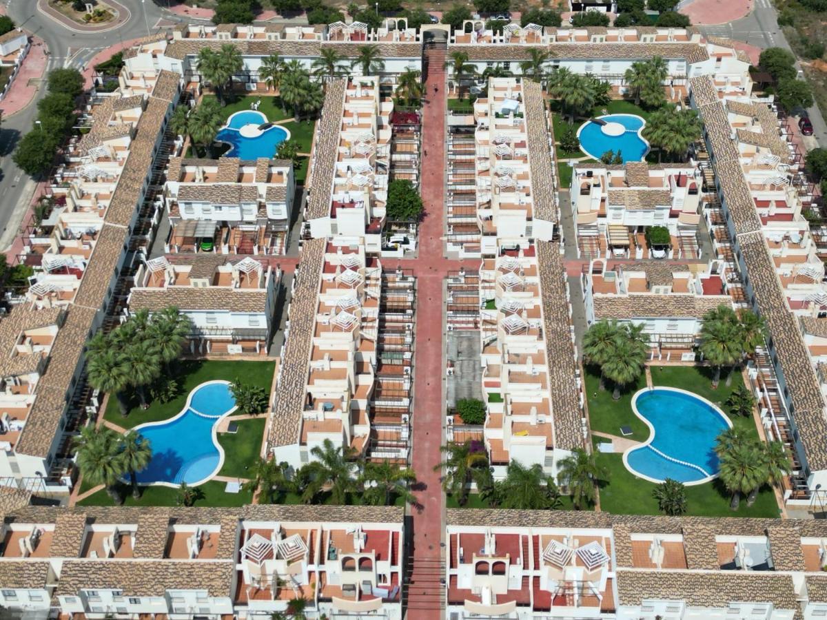 Casa Adosada Con Piscina Y Dos Terrazas Alcoceber Luaran gambar