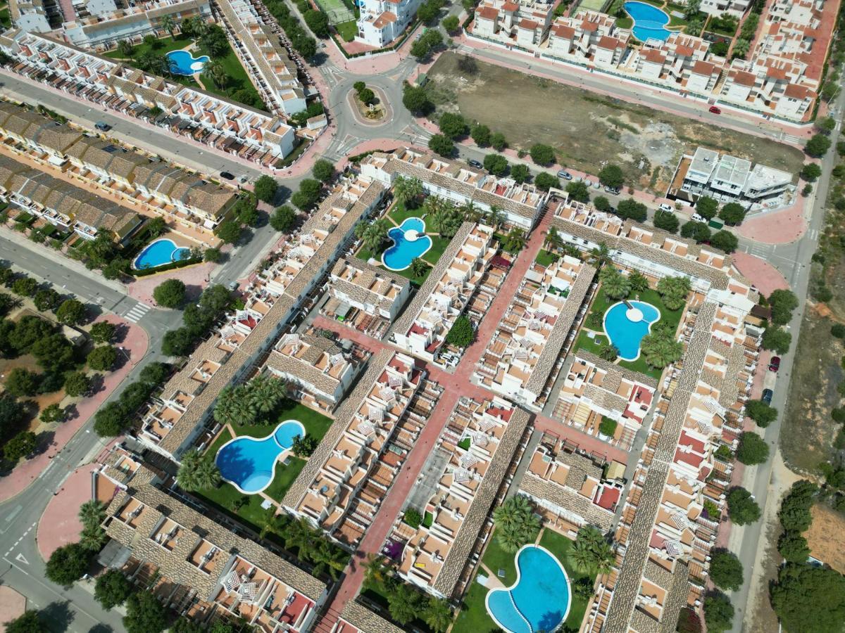 Casa Adosada Con Piscina Y Dos Terrazas Alcoceber Luaran gambar